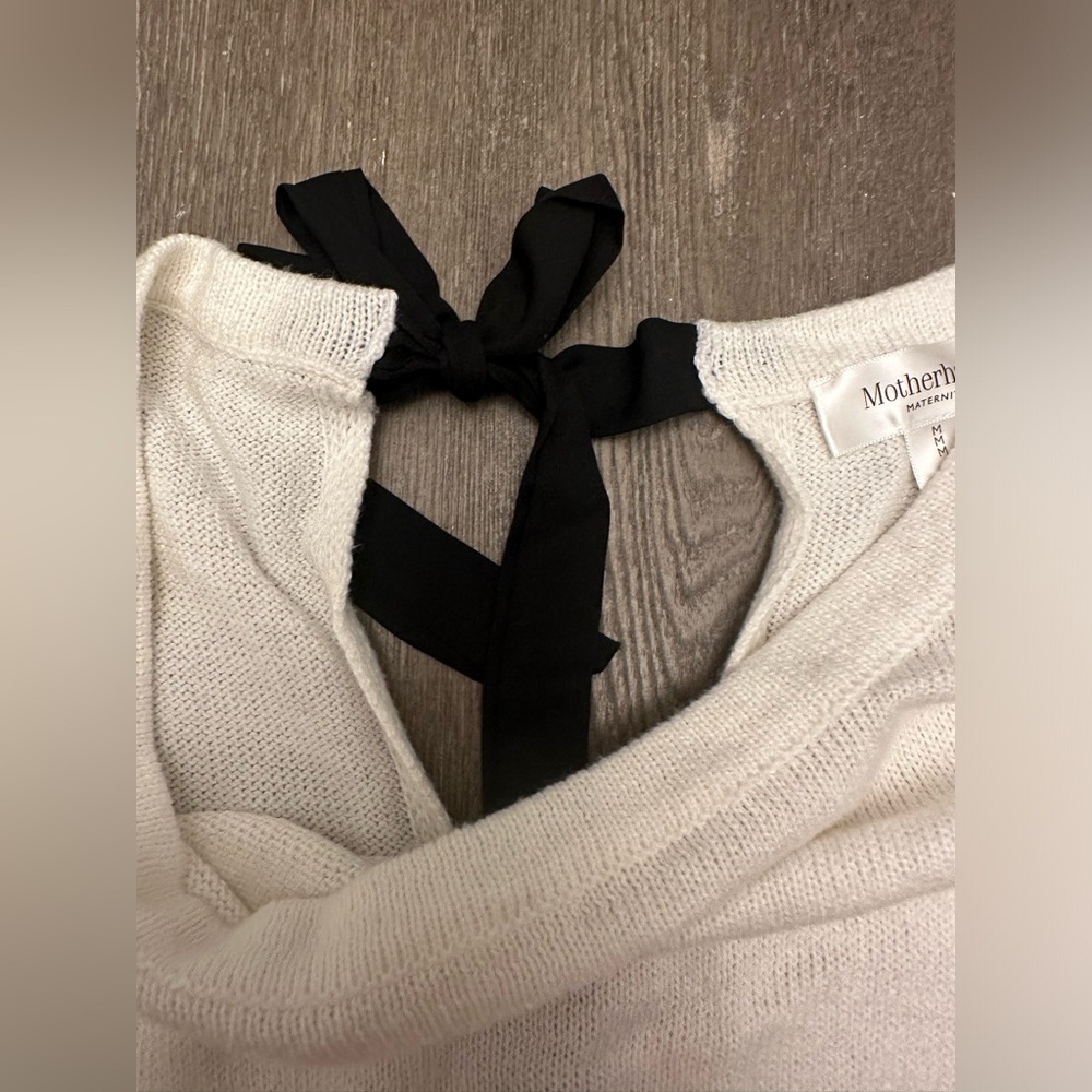 MOTHERHOOD MATERNITY WHITE WITH BLACK BOW SWEATER - Size Medium SKU:399 - Picture 5 of 7